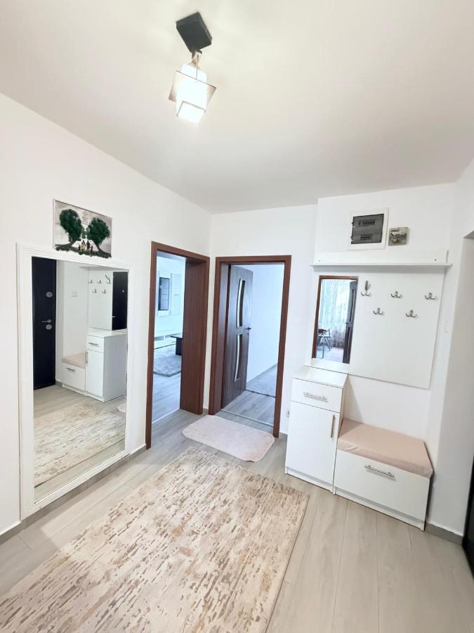 Contemporary 2 Bedroom Central Apartment Iași Palas Mall and Palace of Culture Self Check-In and Parking - Ferienwohnung Iaşi