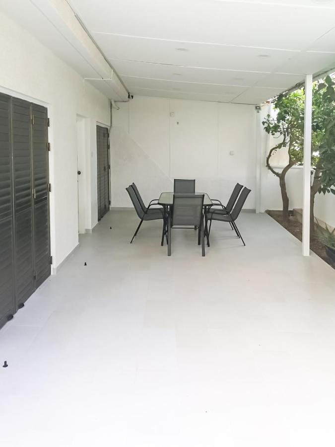 Kapparis Holiday Apartment - Ferienwohnung Paralímni