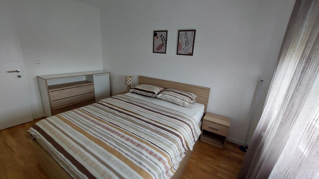 N apartman & garage - Bed and Breakfast Sarajevo