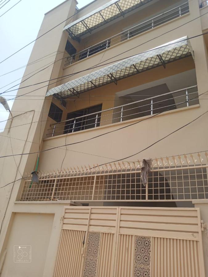 Crown Valley Guest House - B&B Lahore