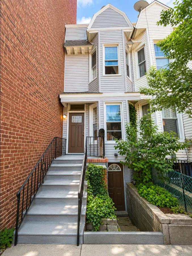 Modern Private Room & Bath - Shared Kitchen - Walk to Path Train - Near NYC - Ferienwohnung Jersey City