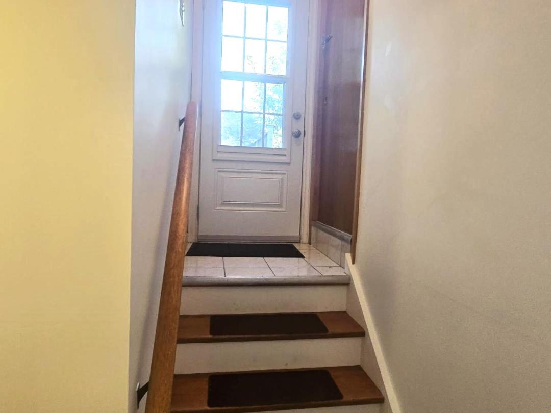 Private One Bedroom Suite with AC, WIFI, Free Parking, Close to Downtown - Bed and Breakfast London