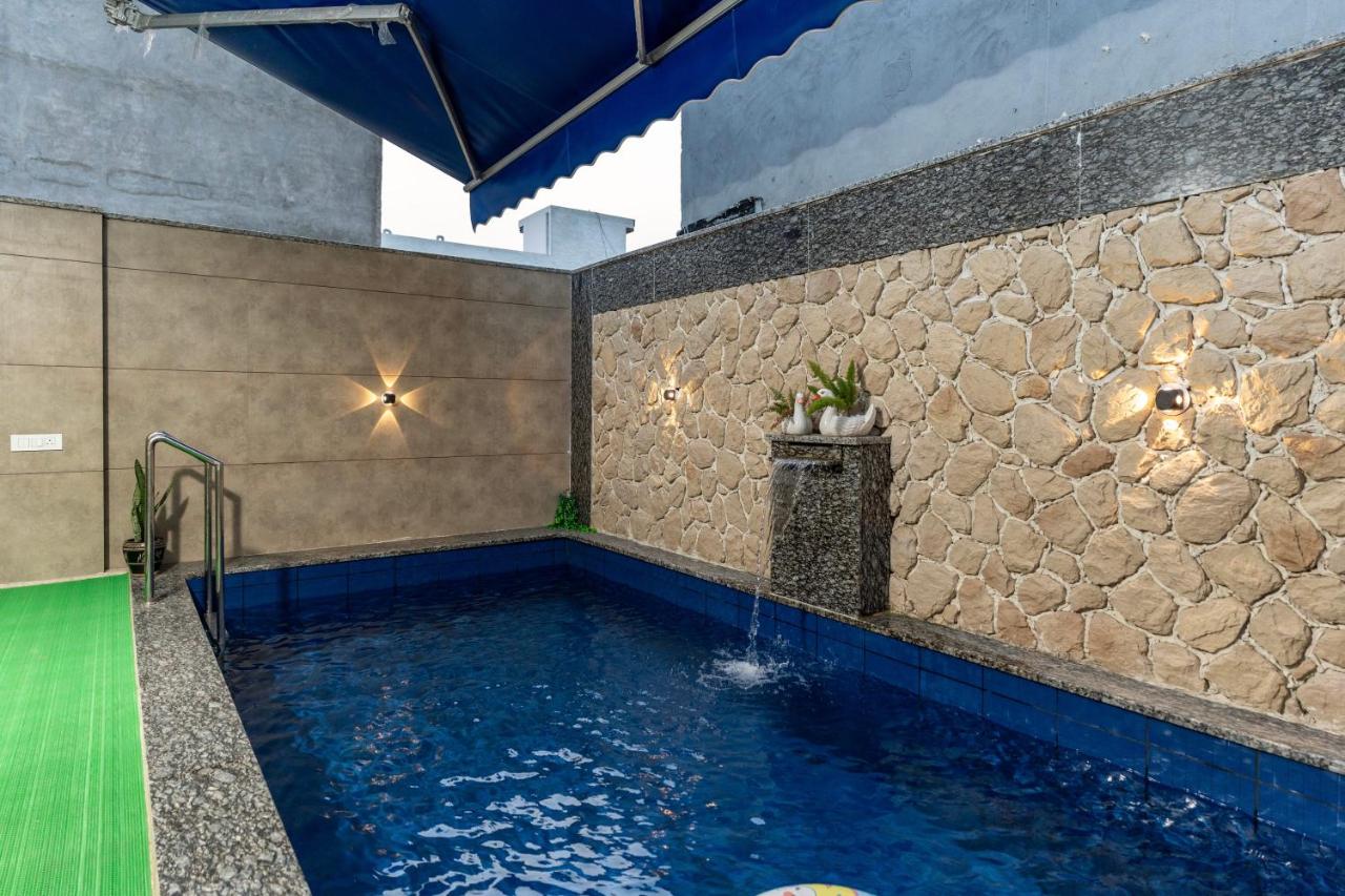 Velmora Stay Premium Luxury Villa with Private Pool - B&B Amritsar