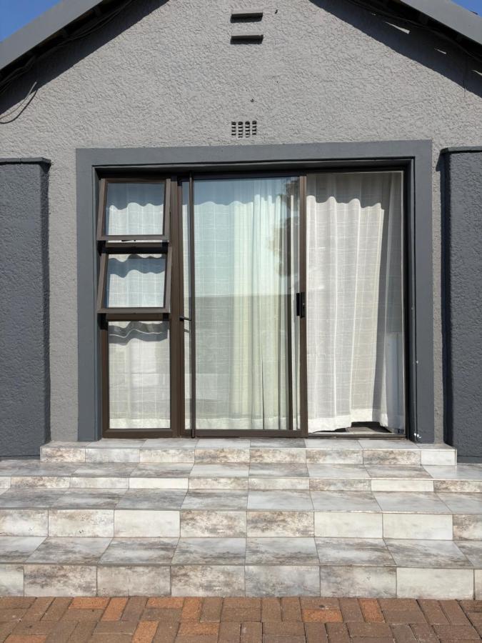 Randhart guesthouse - Bed and Breakfast Alberton