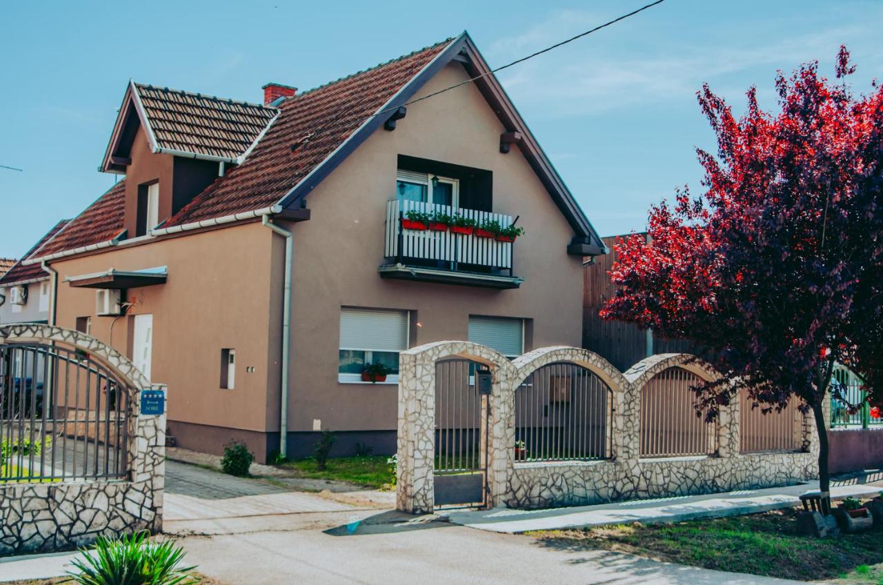Sobe HUBERTUS Lipovac Bajakovo - Bed and Breakfast Lipovac