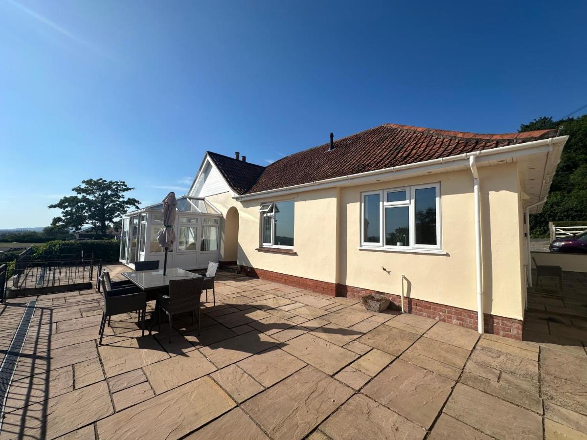 Spacious family Bungalow with beautiful views - Chambres d'hôtes Draycott