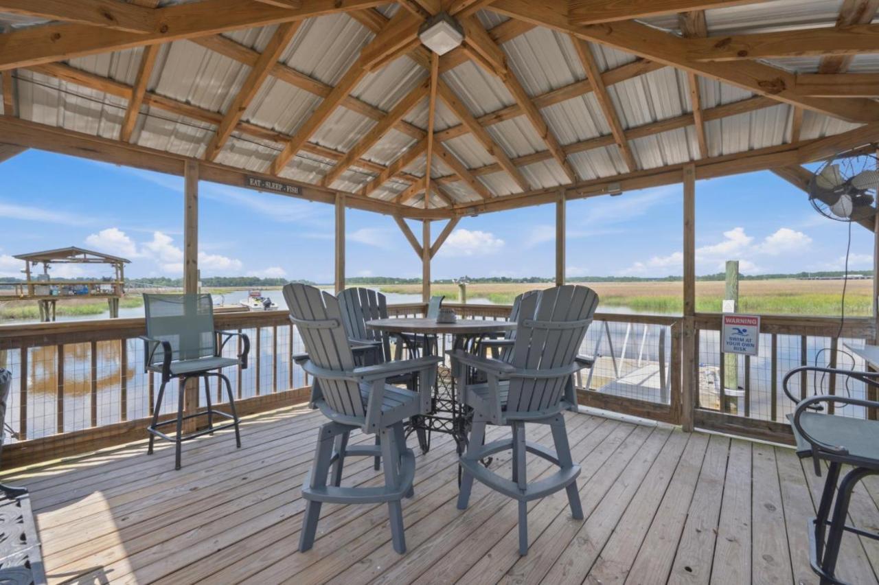 Crabbin Cabin - Spacious, Seasonal Riverside Home On The Ga Coast - Chambres d'hôtes Midway