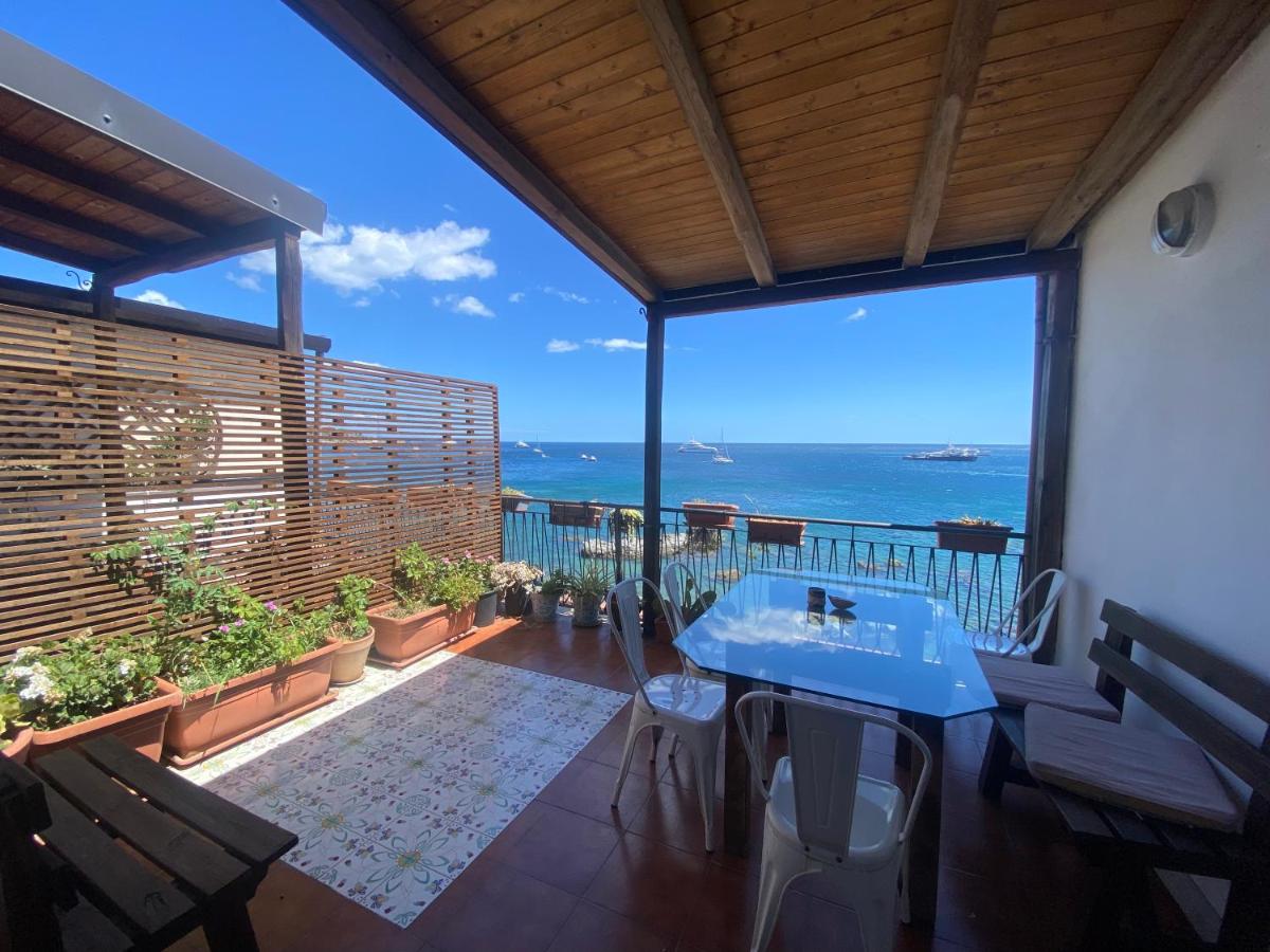 Teocle Beach rooms - B&B Giardini-Naxos