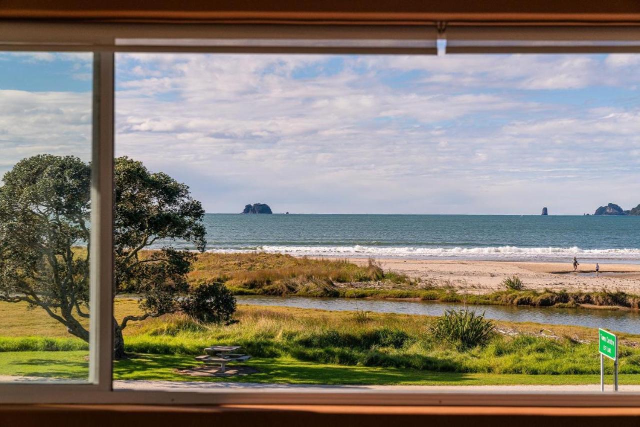 Seaview Studio Apartment - Beachfront with Heated Pool - B&B Whitianga