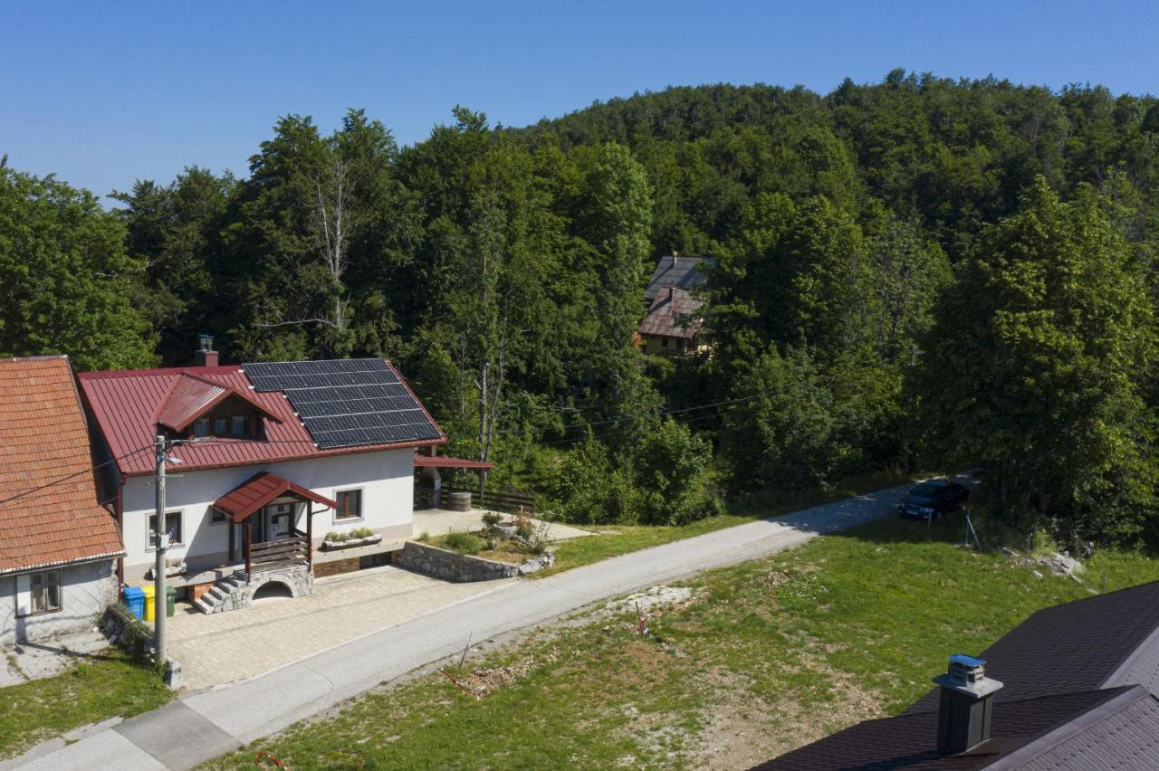 Mountain Escape house with indoor pool - Ferienwohnung Fužine