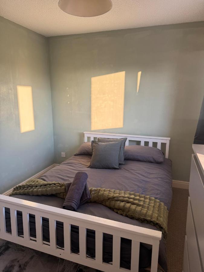 Homely Stay With Free parking! Comfortable Feel! - B&B Carlisle