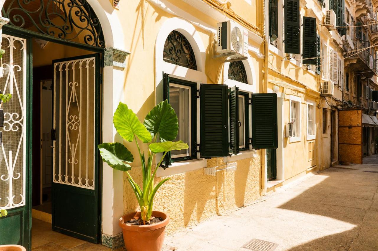 Corfu old town Akis studio Liston square area - B&B Karyófyto