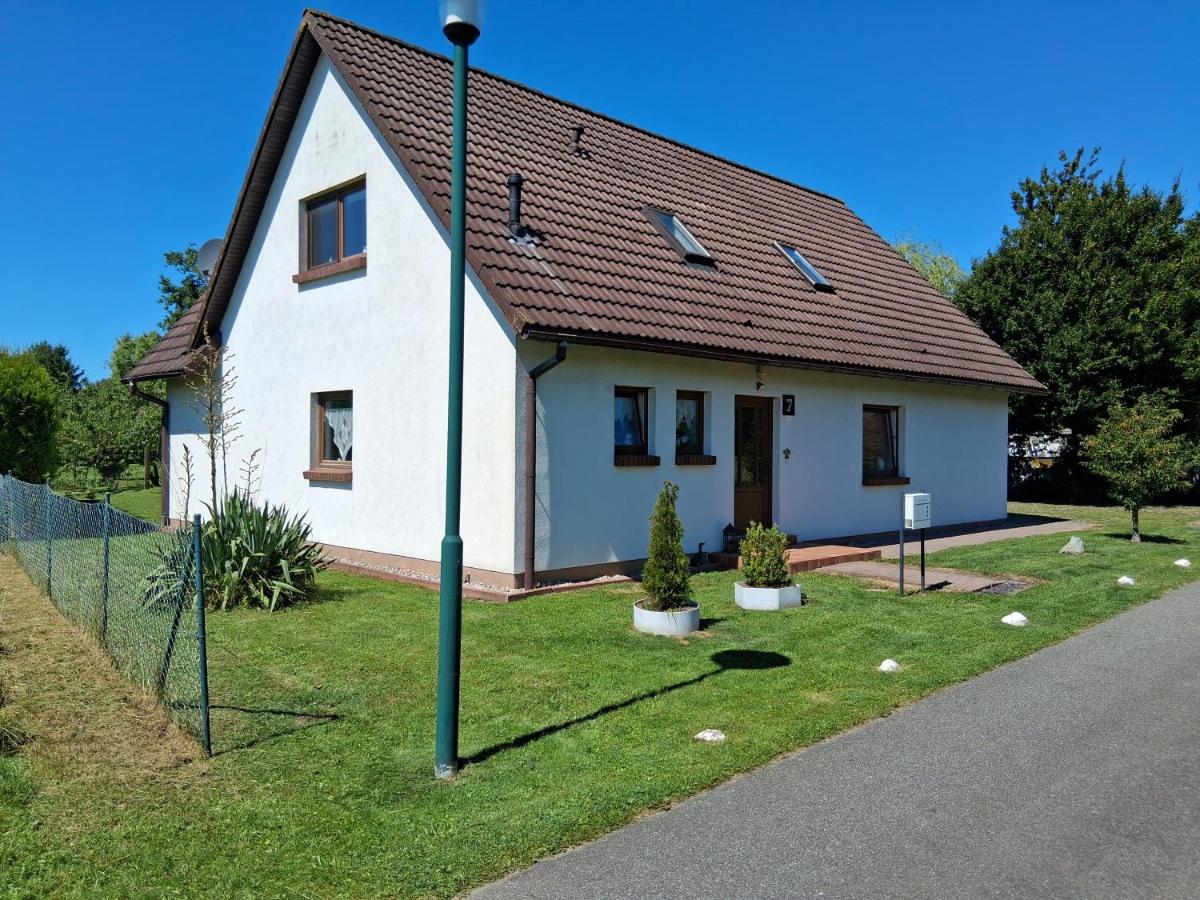 Ferienwohnung nahe Ostsee mit Garten - B&B Saal