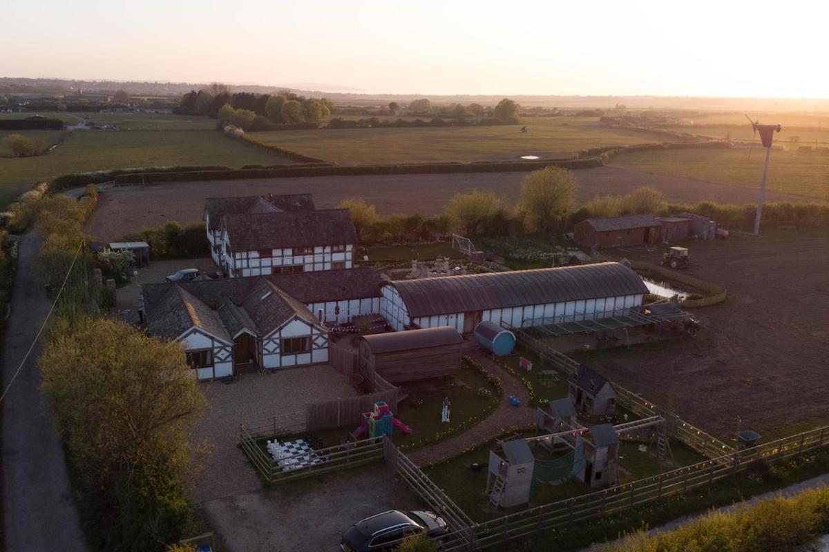Green Cottage - Unique Family & Dog-Friendly Stay - Chambres d'hôtes Wirral
