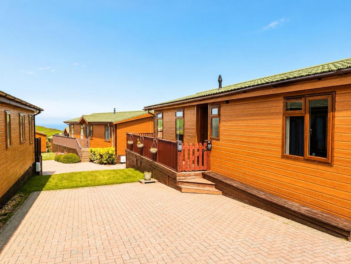 Ocean Meadow Lodge - Luxury Coastal Escape Devon - B&B West Down