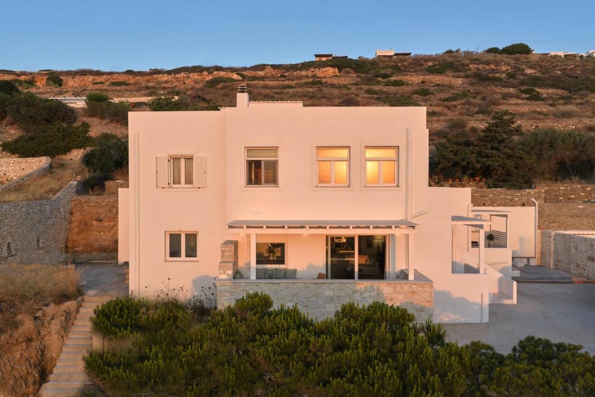 Sunset Rocks Residence - Chambres d'hôtes Parasporos