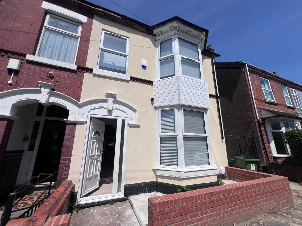Molineux House - Free Parking - Free Wifi - Bed and Breakfast Wolverhampton