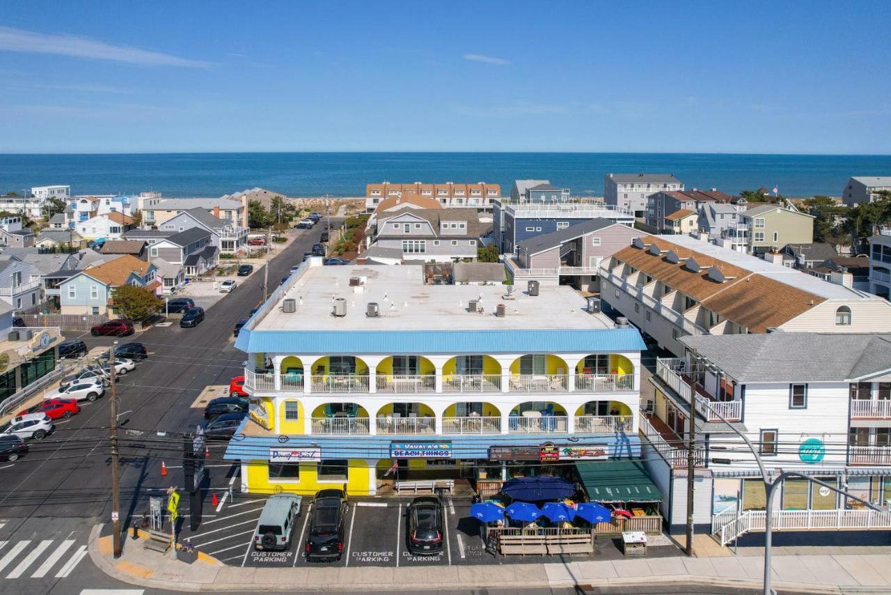 NEW 3BR-3BA Beach Block with Parking - Ferienwohnung Dewey Beach