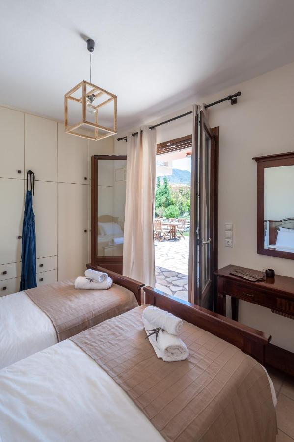 Three-Bedroom Villa with Private Pool - Villa Nafsika