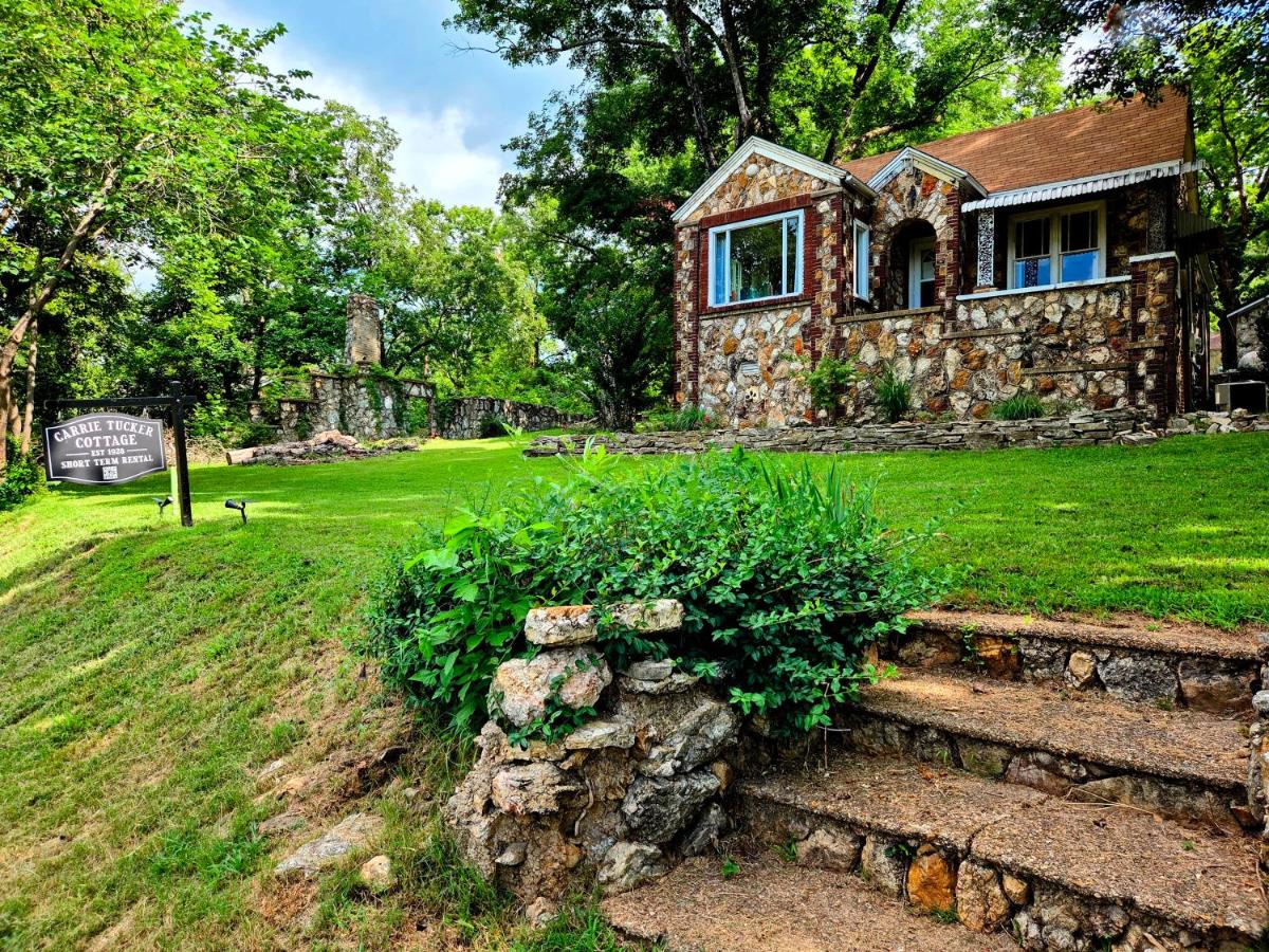 Historic Stone Cottage with River view and Fire Pit - Bed and Breakfast Hardy