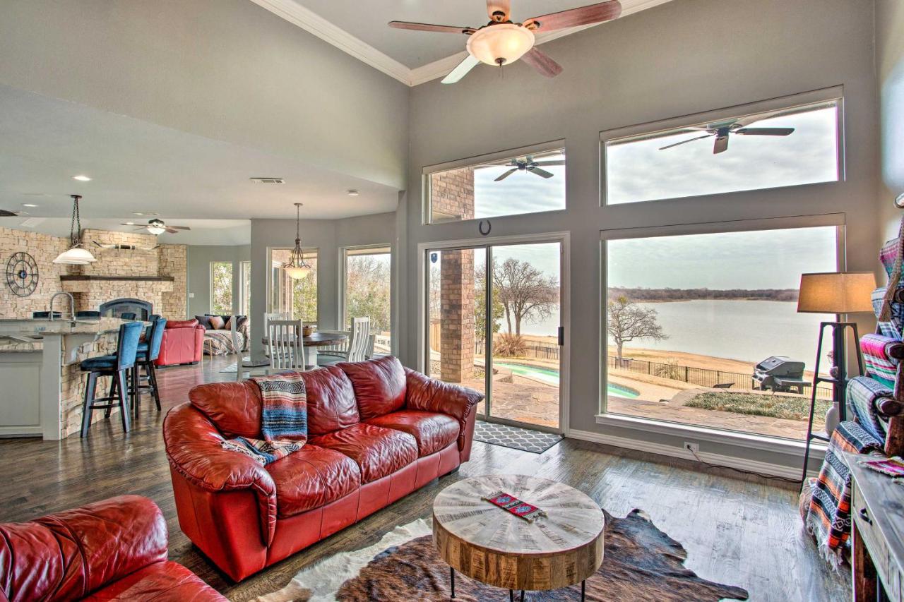 Poolside Fun! Private Lakefront Little Elm Escape - Chambres d'hôtes Little Elm