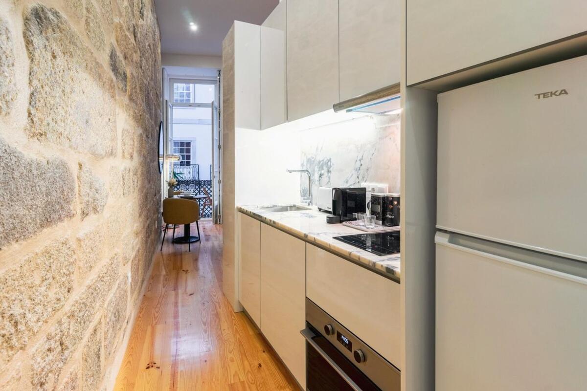 Stylish loft with balcony and Douro River view - B&B Oporto