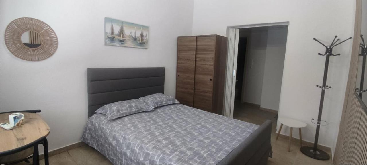 Anna apartment - B&B Néa Michanióna