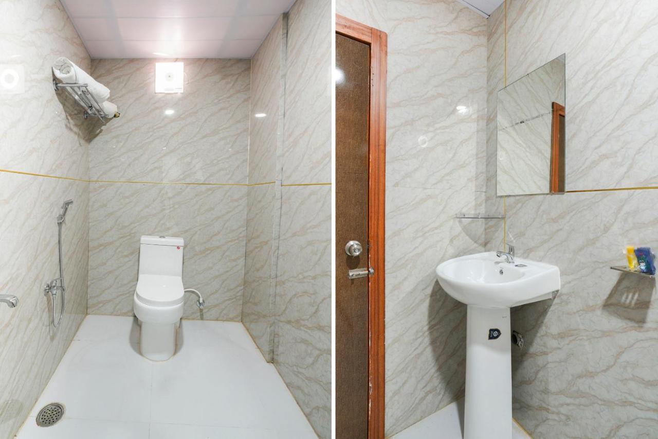 White toilet is centered at dog-friendly Hotel O Raghavendra Residency in Warangal.