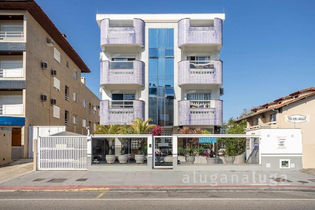 Amplo Terraço Gourmet- 250 m da Praia dos Ingleses- 02 Quartos - Ferienwohnung Florianópolis