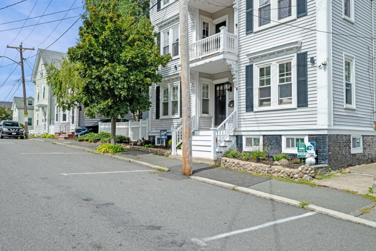 Historic Salem Getaway, Coastal Charm, 2 Bed 1 Bath - Ferienwohnung Salem