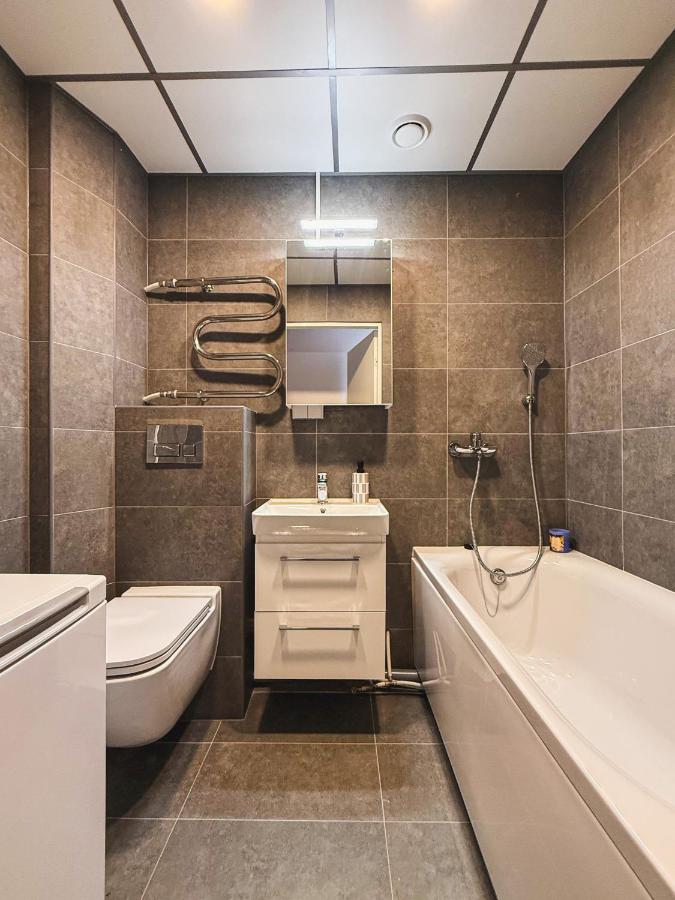 Modern Downtown Stay with free parking and wifi - B&B Tartu