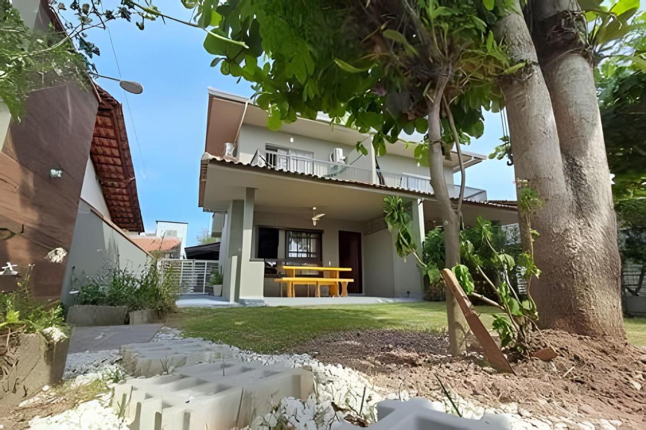Casa 300m da praia em São Francisco do Sul - Bed and Breakfast São Francisco do Sul