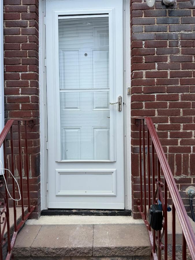 1 BDR Basement Apartment - B&B Belleville