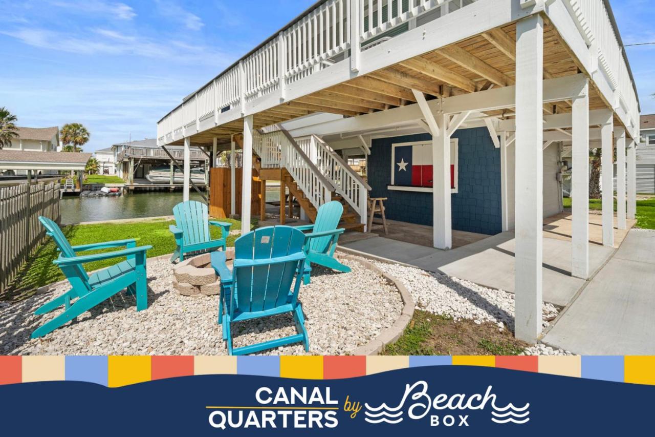 Texan Waterfront Retreat with Boat Slip, Fire Pit, Game Room and Outdoor Shower - B&B Galveston