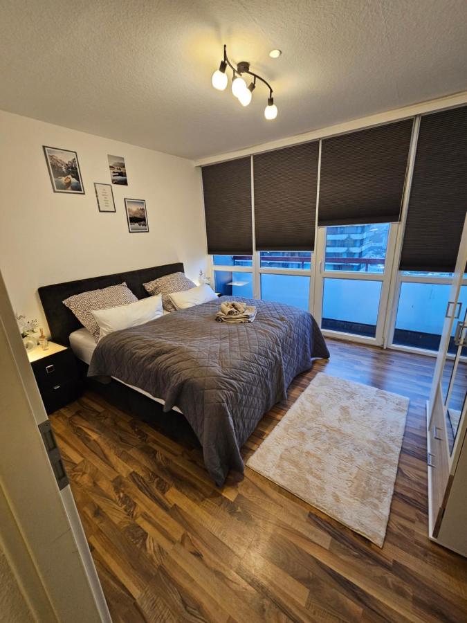CUSS Luxury Home - City, Balkon, Sauna & Pool - B&B Mülheim