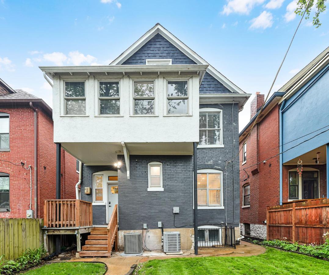 Spacious Modern 5BR Home Near Downtown St Louis - Bed and Breakfast Saint Louis