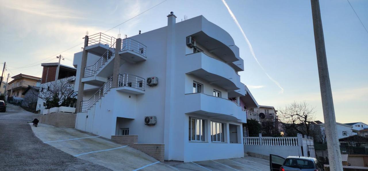 Apartmani Nikmil Bar- Šusanj - Ferienwohnung Bar