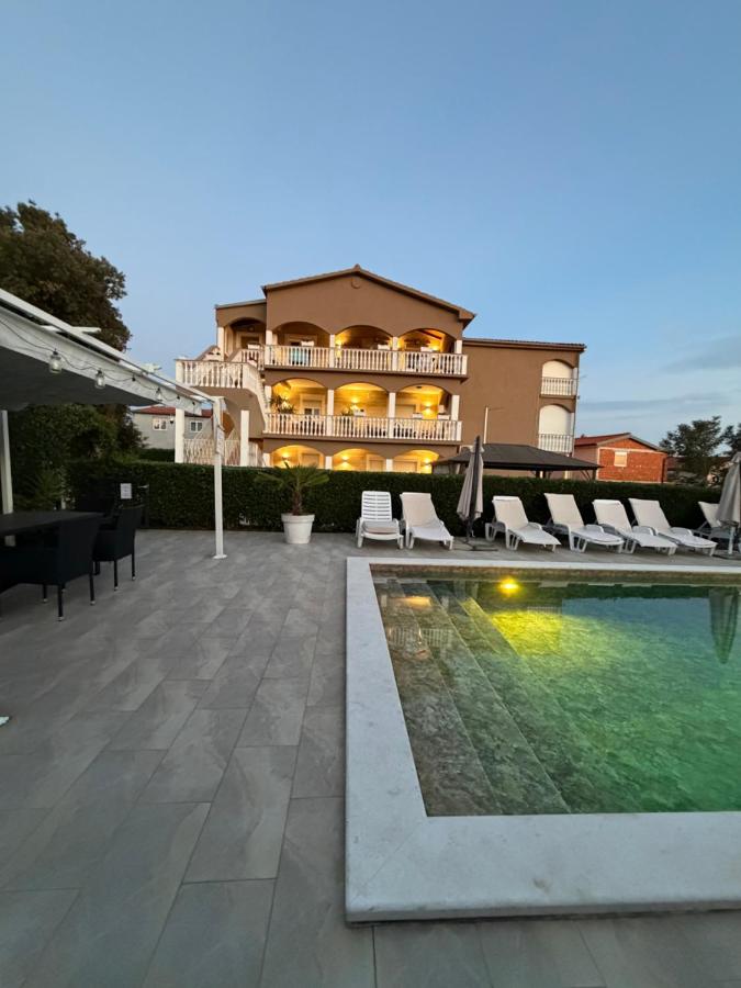 Apartmani Anđelo, Tommy, Leon - Chambres d'hôtes Bibinje
