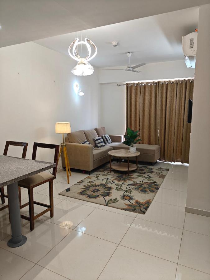 Luxury Suites Pari Chowk Expo Mart Jaypee Greens - B&B Greater Noida