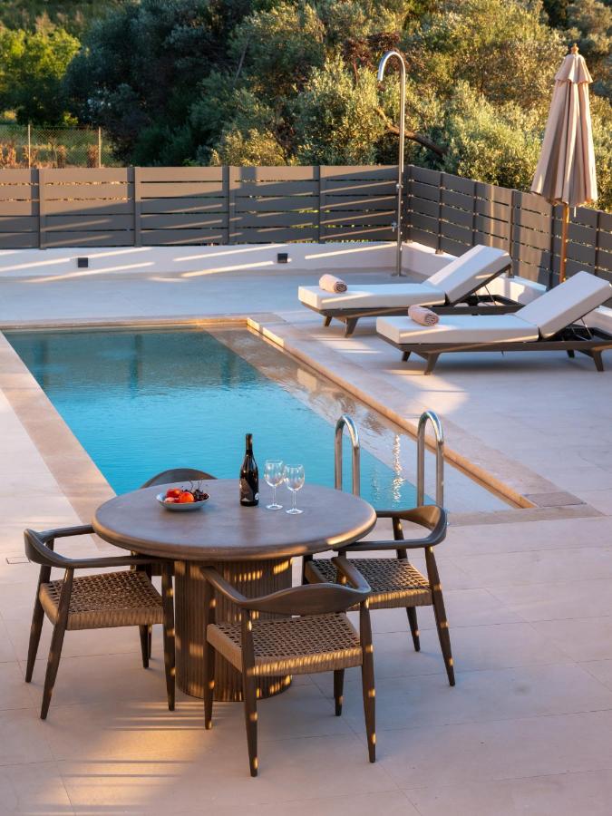 Villa Gaia - Stone Villa with Pool near Matala & Kommos - B&B Sívas