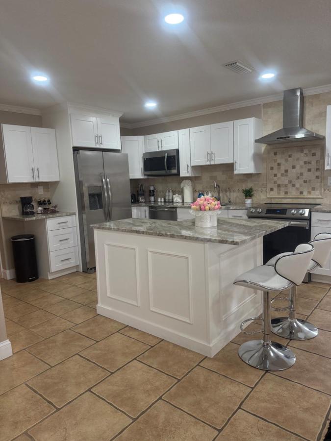 Njade & Luxury Stay - Ferienwohnung Spring Hill
