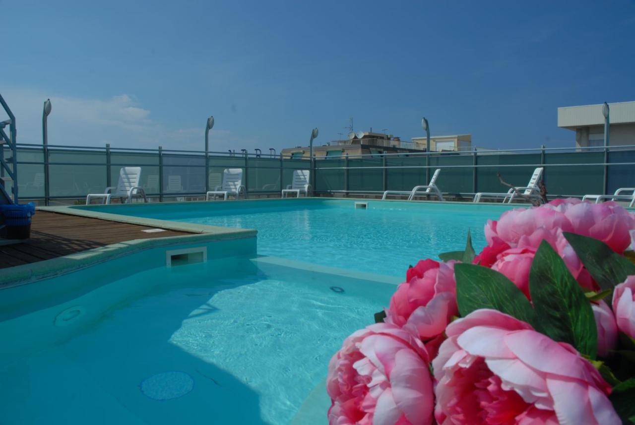 B&B Cattolica - Residence Hotel Club House - Bed and Breakfast Cattolica