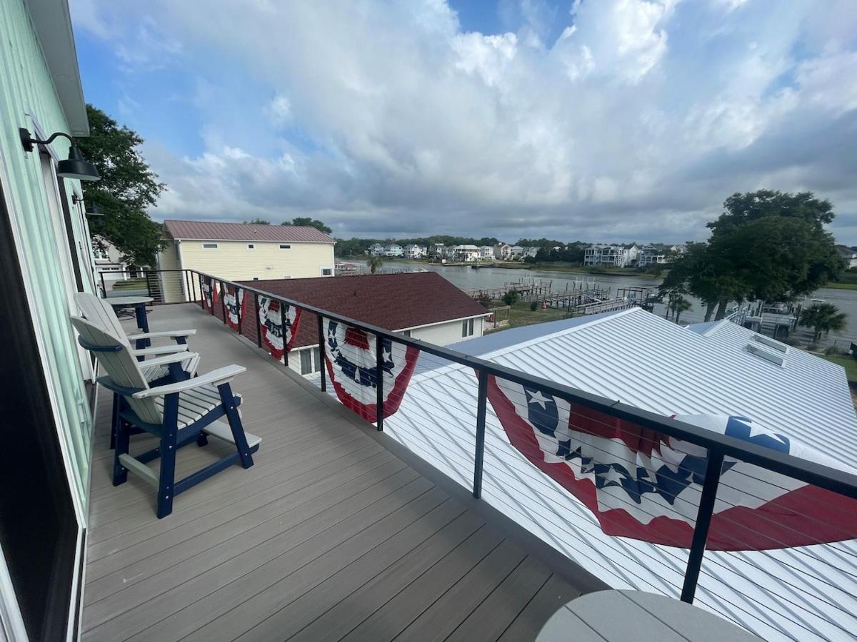 Salty Breezes - B&B Oak Island