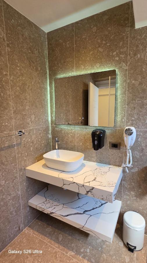 deluxe room - B&B Durrës