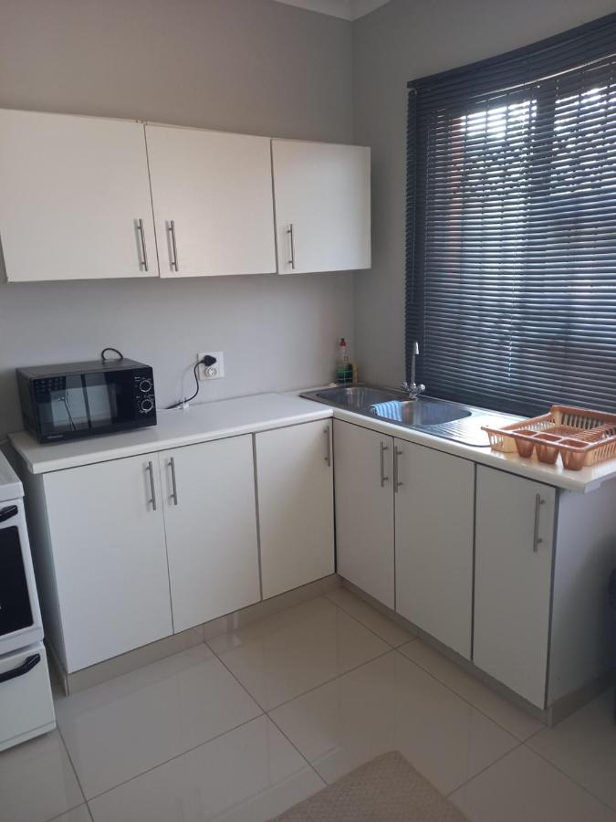 Ocean Wave Chalets Unit 1 - B&B Hibberdene
