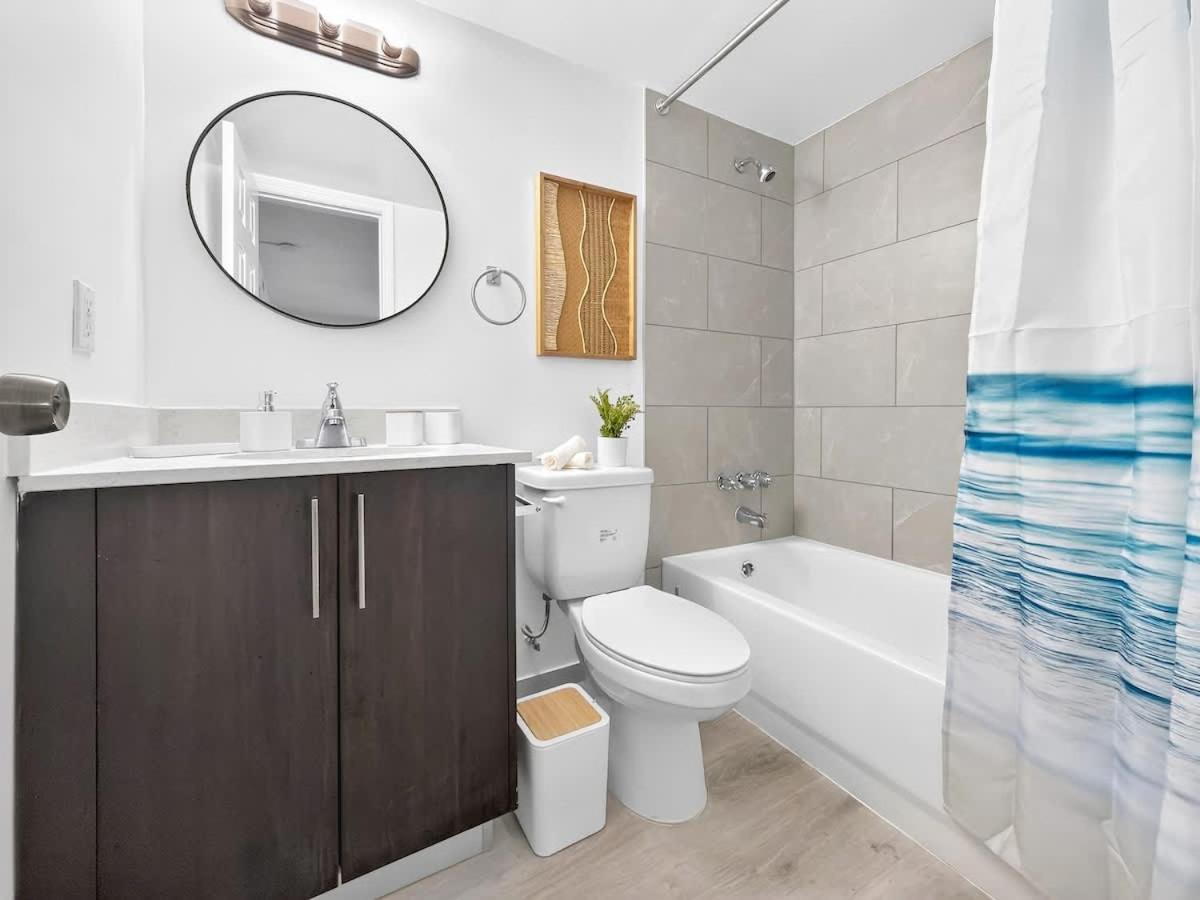 Inviting 2BR Near Beach Airport & Las Olas - B&B Fort Lauderdale