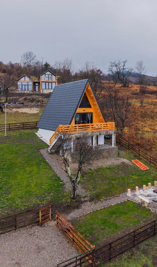 Art A Cabin - B&B Teșila