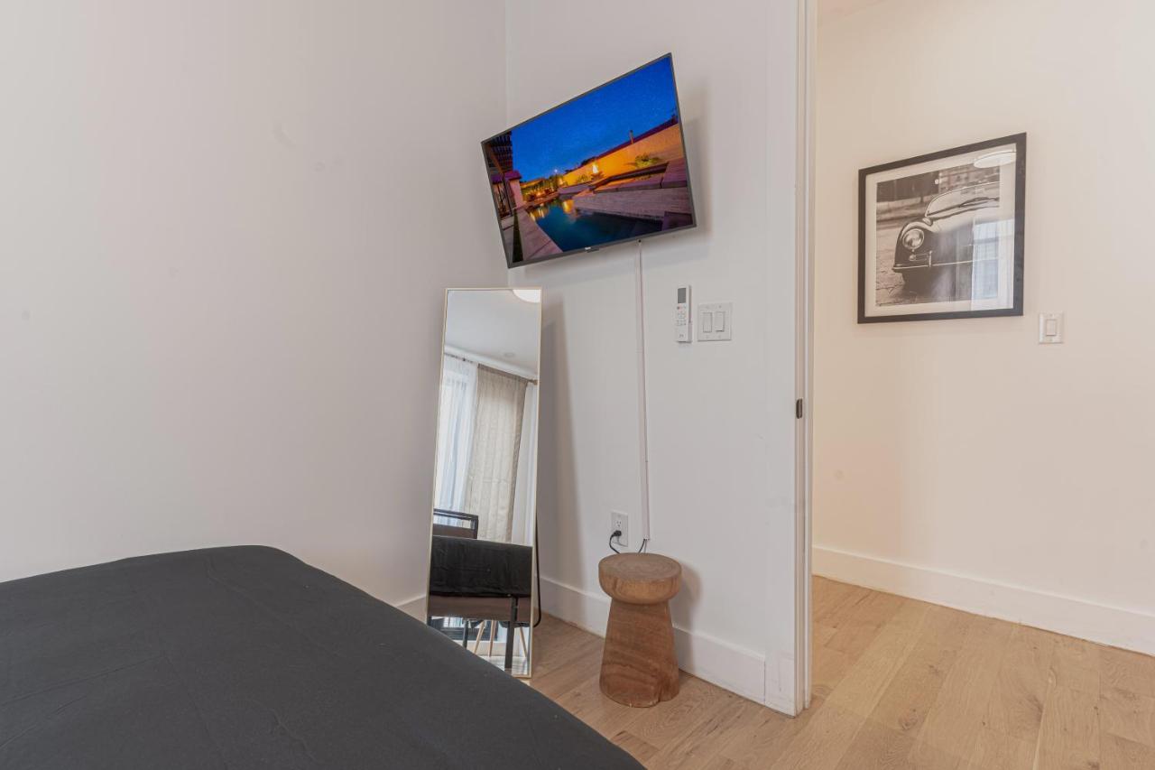 Spacious and Stylish 2Bd with Washer near Train - B&B Brooklyn