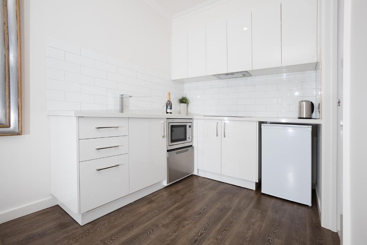 Studio Apartment Queen
