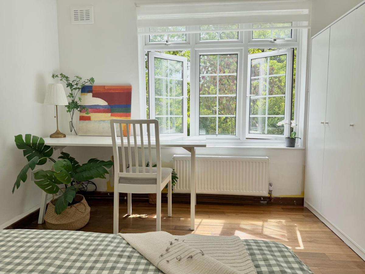 3 BR House - Near Tower Bridge - 5 min to Station wt AC - Chambres d'hôtes Londres
